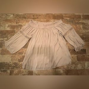 Jennifer Lopez shirt. Size L. In tan color.